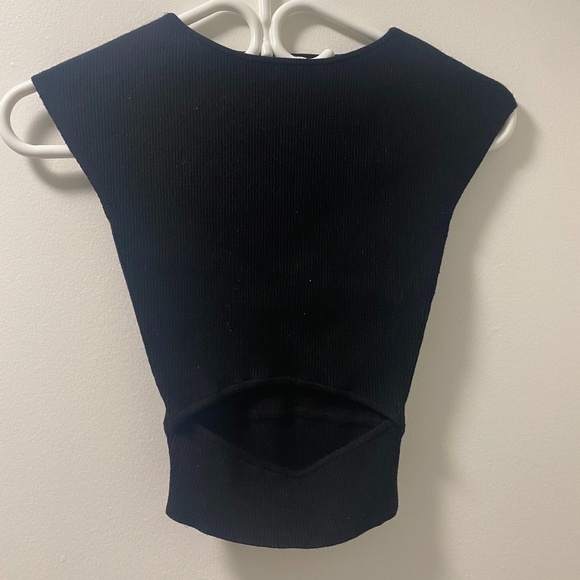 aritzia Wilfred cut out top - Picture 1 of 1
